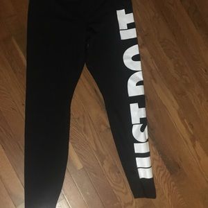 Like NEW EUC Nike leggings